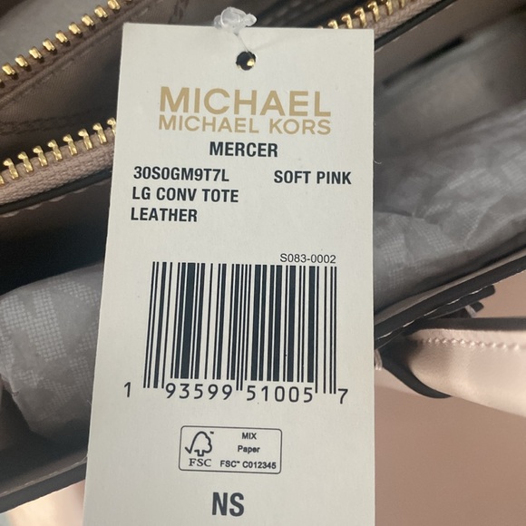 ⭐️SOLD⭐️ Michael Kors Mercer Tote - Picture 5 of 5